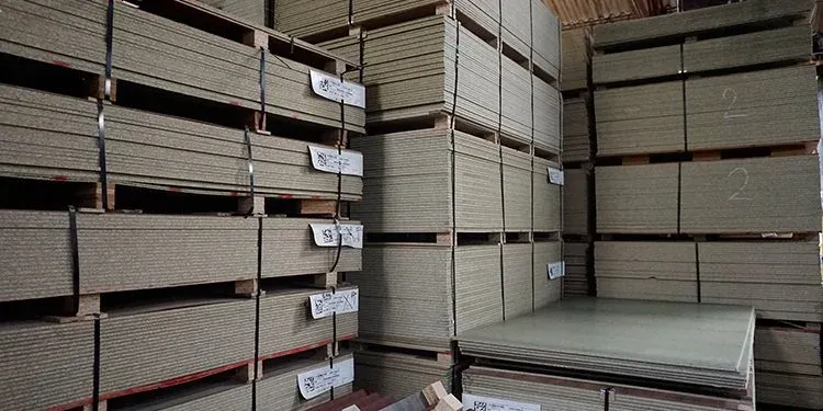 ¿Qué es la formaleta de madera o Super T? Formaleta de madera Super T para fundir placas y columnas en obras de Medellín